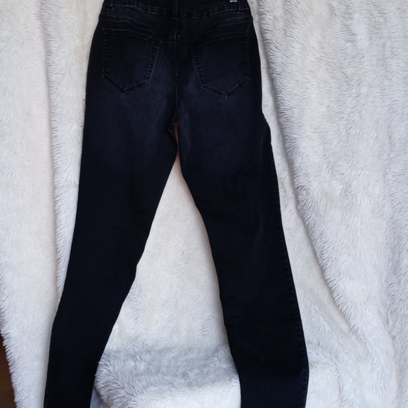 Maurices M Short Black Jeans Size M - Picture 2 of 4